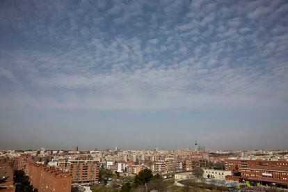 La boina de contaminación de Madrid, el pasado febrero.
