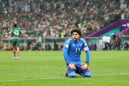 Guillermo Ochoa, portero de la selección mexicana, tras quedar fuera de la fase de grupos del Mundial de Qatar.