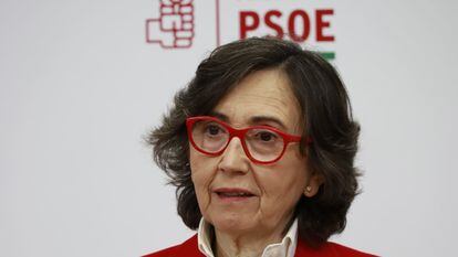 La parlamentaria socialista Rosa Aguilar, en una conferencia de prensa.