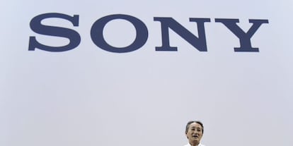 El consejero delegado de la compañía japonesa Sony, Kazuo Hirai, realiza una presentación durante la jornada previa a la inauguración de la gran feria europea de la tecnología, IFA, en Berlín.