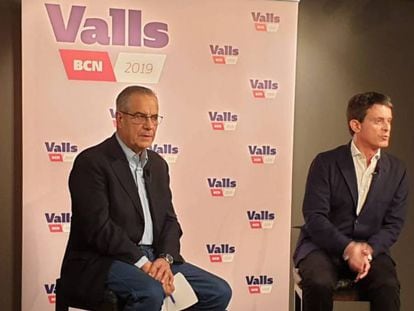 Corbacho (izq.) y Valls, este lunes en Barcelona. En vídeo, declaraciones de Albert Rivera sobre Corbacho y el expresidente balear José Ramón Bauzá.