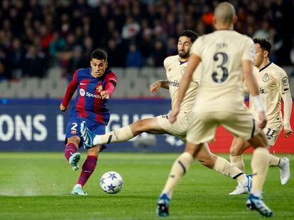 Cancelo marca el primer gol del Barcelona ante el Oporto en Montjïuc.