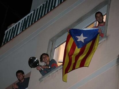 Ve&iuml;ns de Barcelona protesten dimecres.