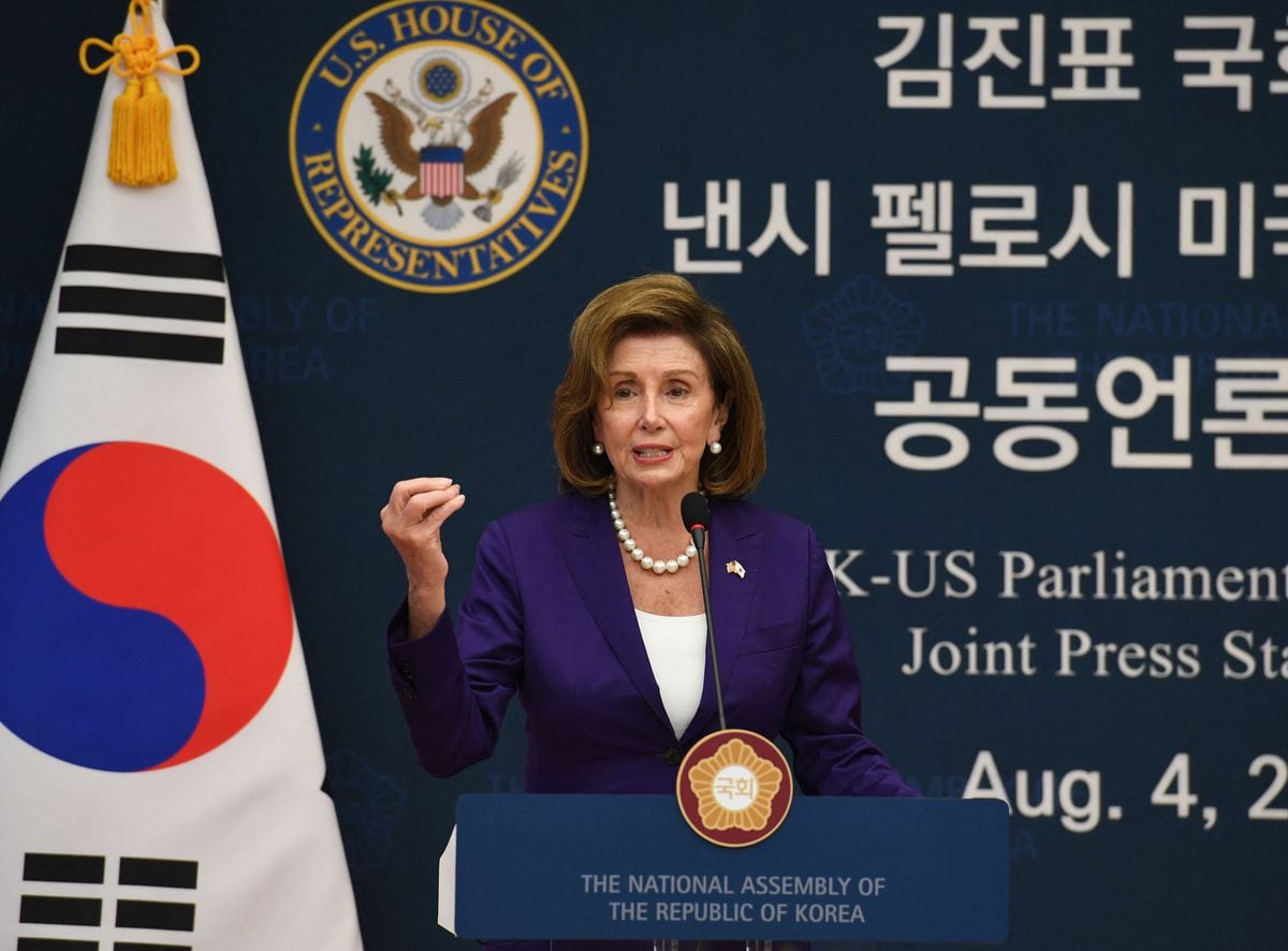 Nancy Pelosi visits the border between the two Koreas in another controversial gesture to Pyongyang