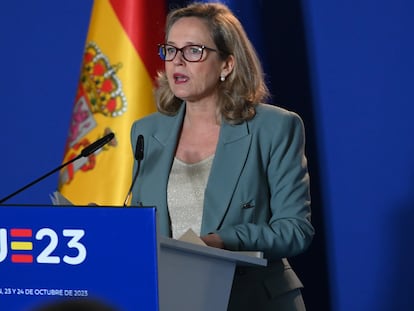 La vicepresidenta primera y ministra de Asuntos Económicos y Transformación Digital en funciones, Nadia Calviño tras la reunión informal ministerial de Telecomunicaciones y Digitalización de la Unión Europea, este martes, en León.