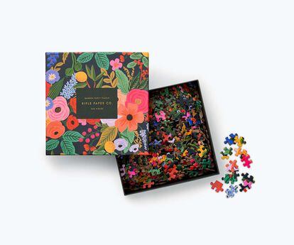 Anna Bond, fundadora de la firma de Florida Rifle Paper Co., es la creadora de la ilustración de este puzzle de 500 piezas, basado en sus especiales y coloridos diseños florales pintados a mano. Lo vende la tienda Pepa Paper, con establecimientos en Barcelona y Valencia.
