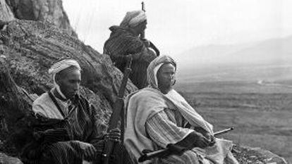 Miembros de una harka rifeña en Marruecos, en 1920.