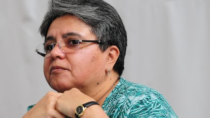 Raquel Buenrostro, secretaria de Economía, en una conferencia de prensa en abril, cuando aún encabezaba el Sistema de Administración Tributario (SAT).