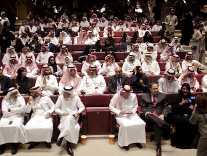 Espectadores saudíes en el estreno de 'Black Panther', este miércoles en Riad.