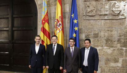 Puig, segundo por la izquierda, entre los presidentes de las Diputaciones de Alicante, Valencia y Castell&oacute;n.