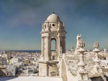 Vista desde una de las torres de la Catedral de Cádiz / Vídeo: