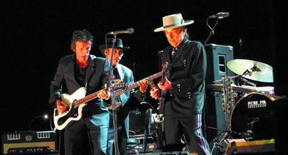 Bob Dylan, durante su actuaci&oacute;n en Barcelona de 2010. En el concierto de anoche en la ciudad catalana, no permiti&oacute; la entrada de fot&oacute;grafos.