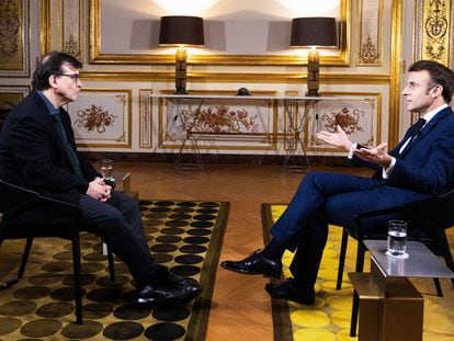 DVD 1144 (16 01 23). Paris, Francia. Charla coloquio entre Javier Cercas Y Emmanuel Macron en el Palacio del Eliseo. © LUIS SEVILLANO