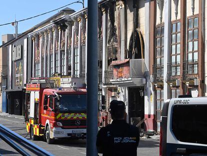 Fachadas de las discotecas afectadas por el incendio en Murcia.