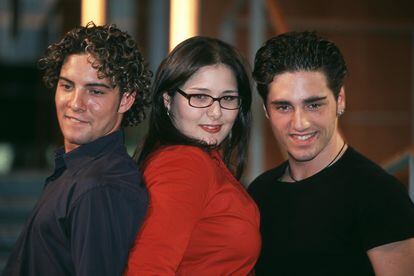 Rosa, Bustamante y David Bisbal, o las tres personas más famosas de España en 2002.