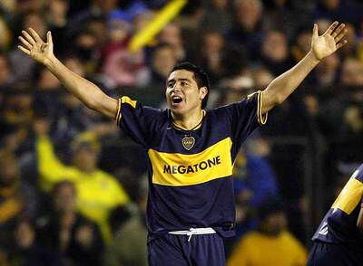 Riquelme se despide de los aficionados del Boca Juniors tras golear al Gremio.