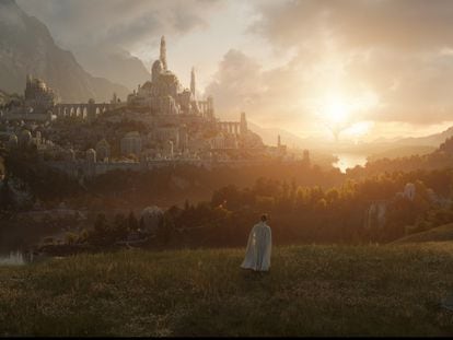 Primera imagen de la serie que Amazon Prime Video está preparando sobre el universo de 'El señor de los anillos', que estrenará el 2 de septiembre de 2022 en todo el mundo.
