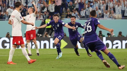 Julián Álvarez celebra su gol ante Polonia.