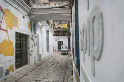 Uno de los patios interiores de la antigua f&aacute;brica construida en 1833