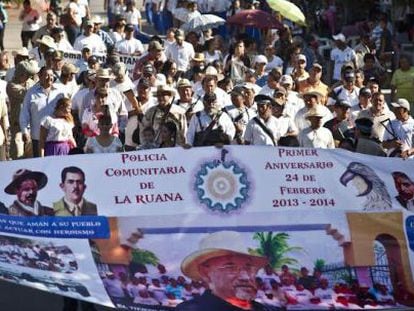 Marcha de las autodefensas de La Ruana el 24 de febrero pasado durante el primer aniversario del movimiento. 