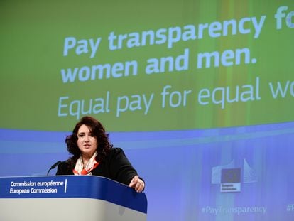 La comisaria de Igualdad, Helena Dalli, durante su rueda de prensa de este jueves en Bruselas.