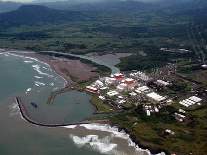 La central nuclear Laguna Verde, al norte del Estado de Veracruz, en octubre de 2005, cuando el afluente del rio Tecolutla se desbordó.