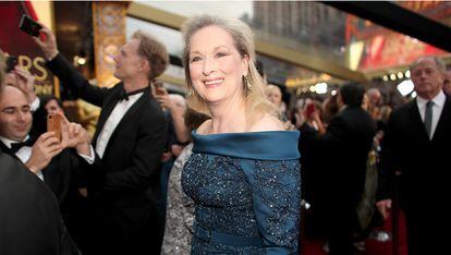 Después de la polémica con Chanel, Meryl Streep se decantó por un vestid de Elie Saab.