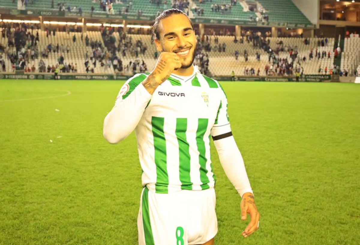 El segundo desvanecimiento en pleno partido de Dragisa Gudelj, el futbolista que juega con un desfibrilador | Fútbol | Deportes