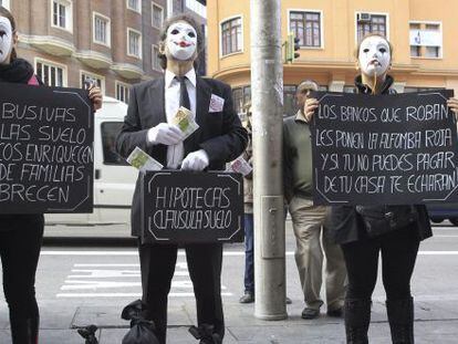 Protesta de afectados por las claúsulas suelo, en Madrid.