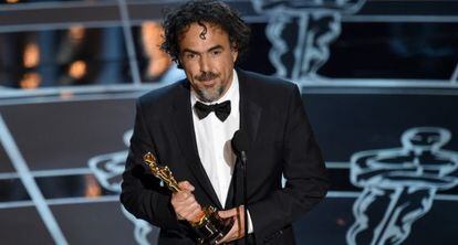 Alejandro G. Inarritu acepta el Oscar a Mejor Director por 'Birdman' en 2015.