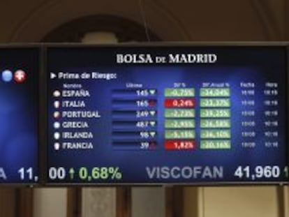 Pantalla informativa de la prima de riesgo, esta ma&ntilde;ana en la Bolsa de Madrid. 