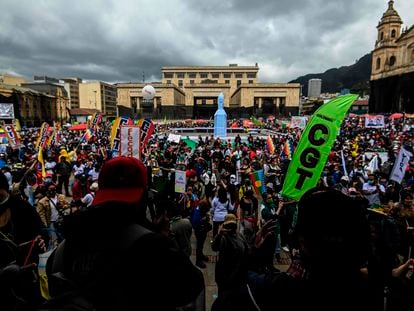 Manifestantes participan en el paro nacional en Bogotá, el pasado 21 de octubre.