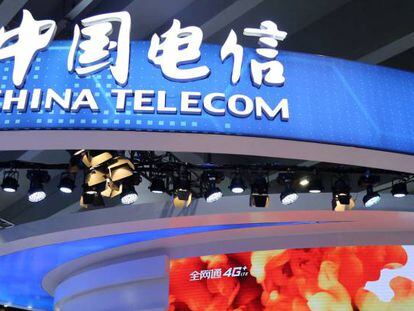 Logo de China Telecom en una feria en Guangzhou, China