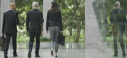 El sueldo medio de las abogadas es un 20% inferior al de sus compañeros hombres.