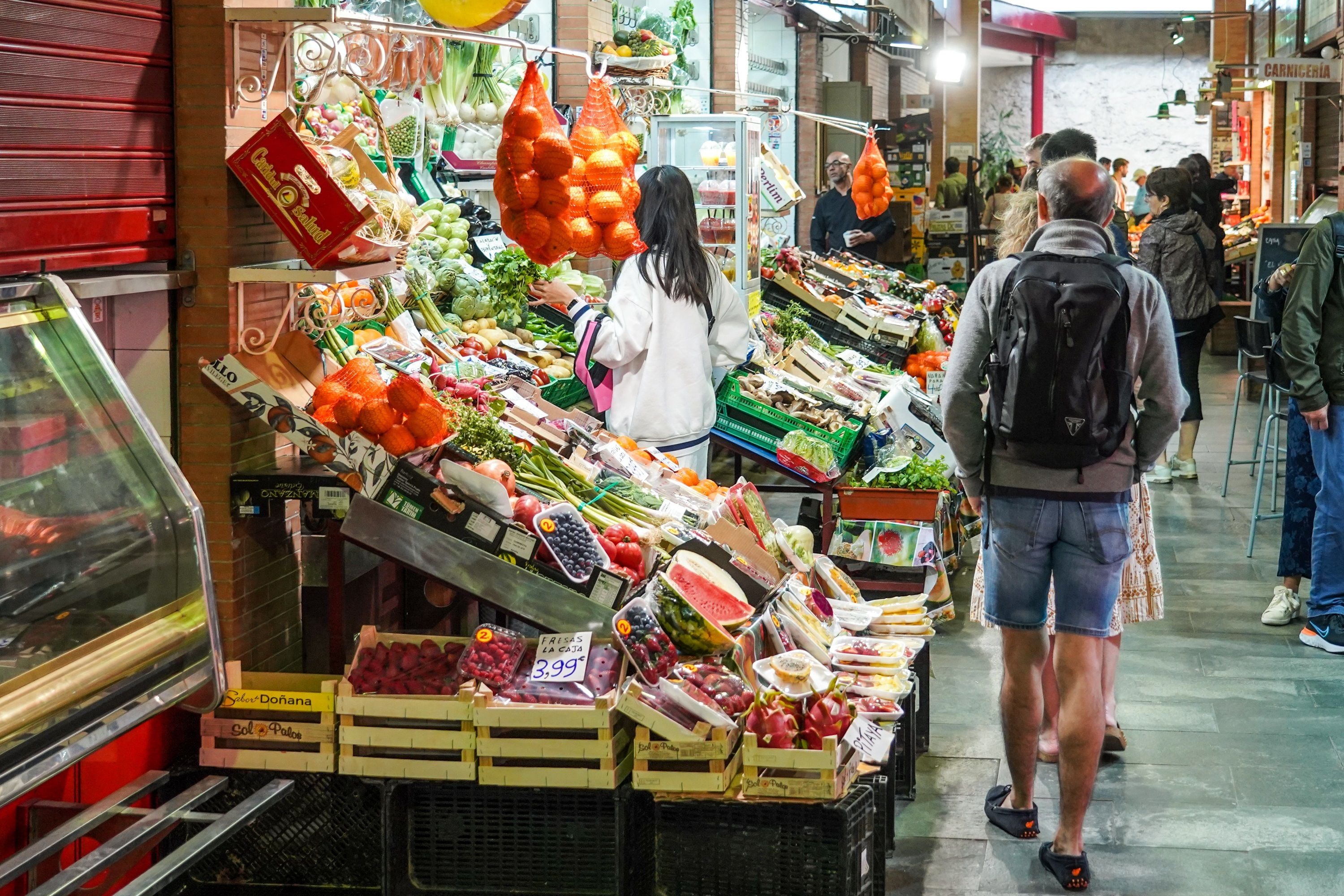 El precio de los alimentos repunta cuatro décimas y sitúa la inflación general de abril en el 3,3%