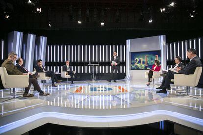 Debate electoral en Television Espa&ntilde;ola con los candidatos Jordi Turull (Junts per Catalu&ntilde;a), Carles Riera (Cup), In&eacute;s Arrimadas (Ciudadanos), Roger Torrent (ERC), Miquel Iceta (PSC), Xavier Domenech (Catalu&ntilde;a en Comu), Xavier Garcia Albiol (PP). 