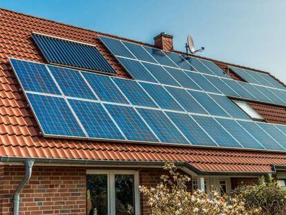 Leroy Merlin se adelanta a Ikea y ya vende paneles solares en España