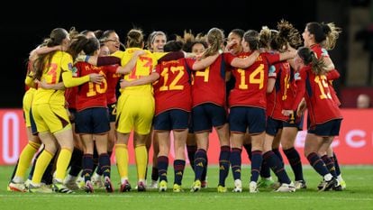 Las jugadoras de la selección española celebran la victoria en la Liga de las Naciones ante Francia.