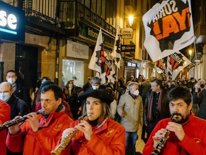 El candidato a la presidencia de la Junta de Castilla y León por ¡Soria ya!, Ángel Ceña, y el diputado de Teruel Existe, Tomás Guitarte, en un acto político.