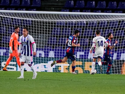 Morales celebra el 2-4 ante el Valladolid en Copa.