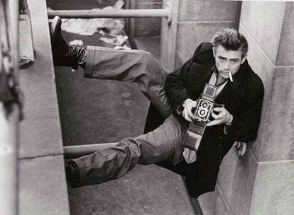 James Dean cámara en mano