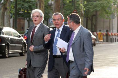 El ex director general de la CAM, Roberto López Abad, a su llegada a la Audiencia Nacional en julio de 2012.