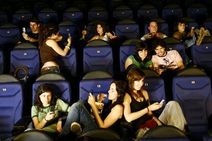Una imagen de MovieMobile, festival de cine con c&aacute;mara de m&oacute;vil, organizado por el Ayuntamiento de Sant Feliu de Gu&iacute;xols en 2008