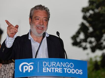 Miguel Ángel Rodríguez, en un acto electoral del PP en Durango (Bizkaia) en abril de 2023.