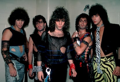 El grupo Bon Jovi, con su solista en el centro, antes de salir a una actuación en Rosemont, Illinois, en mayo de 1984.