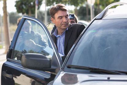 Josep Antoni Rosell, former general director of Infrastructures, leaves the courts, in a file image.
