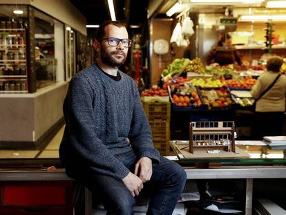 Pablo García Bachiller, uno de los impulsores de Supercoop, un supermercado cooperativista en Lavapiés.