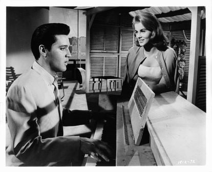 Ann-Margret y Elvis Presley en una escena de la película 'Viva Las Vegas', 1964. 