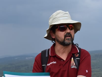 Matías Reolid, durante un trabajo geológico de campo.