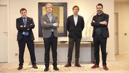 De izquierda a derecha, Enrique Martínez (Segittur), Jesús García Zamora (Ayuntamiento de Segovia), Alberto Bernal (Minsait) y David Cierco (Red.es), durante el encuentro celebrado en la redacción de CincoDías.